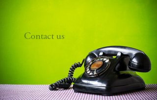 「contact us」と書かれた画像